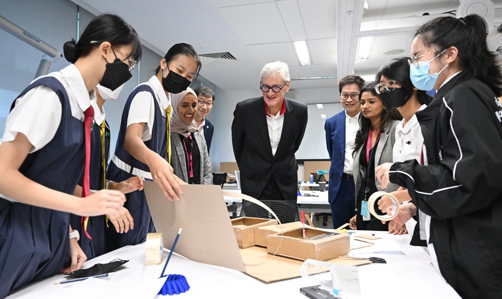 Engineering problem-solvers of tomorrow Sir James Dyson officially open doors to the Dyson-SUTD Innovation Studios