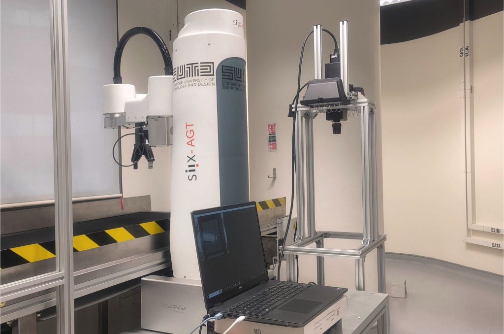Plastic sorting with AI and hyperspectral camera