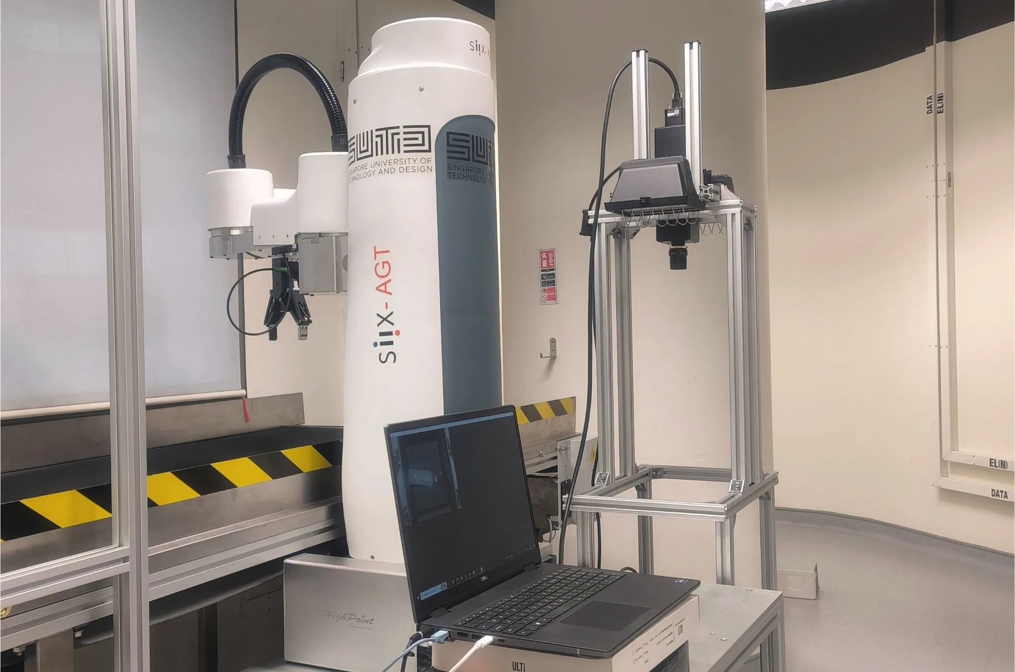Efficient plastic sorting with AI and hyperspectral camera